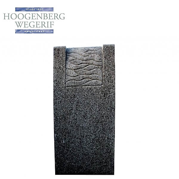 Grafmonument donker graniet met beeldhouwwerk