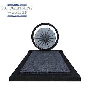 Zwart graniet grafmonument met gebeeldhouwde ster