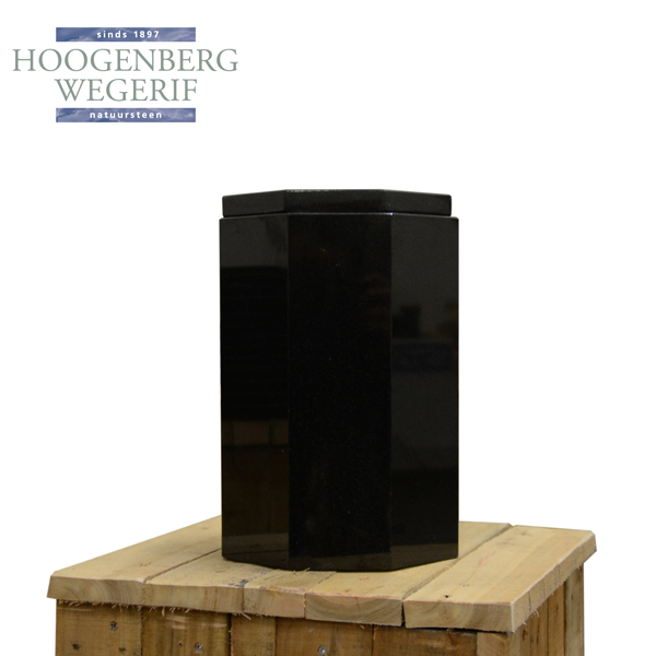 Urn van graniet zeskantige vorm