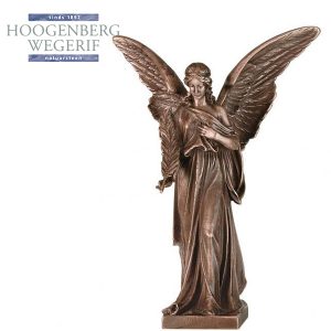 Staande bronzen engel
