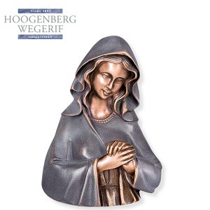 Madonna met gevouwen handen