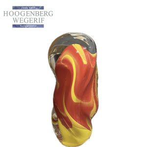 Opvallende glazen urn, zeer modernistisch