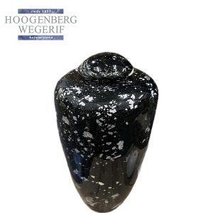 Zwarte glazen urn met zilveren vlekken