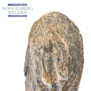 Ruwe staande steen Rose Mist