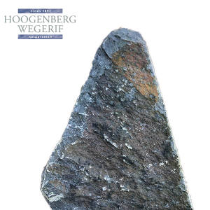 Lava black ruwe grafsteen