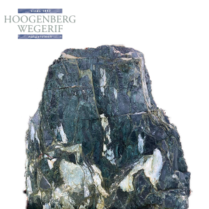 Green hornet ruwe grafsteen