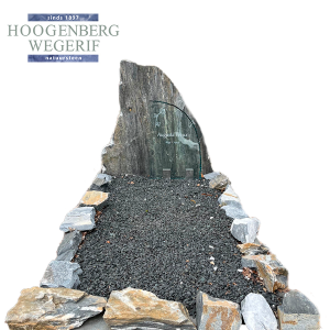 Ruwe steen met brokken rand en glasplaat