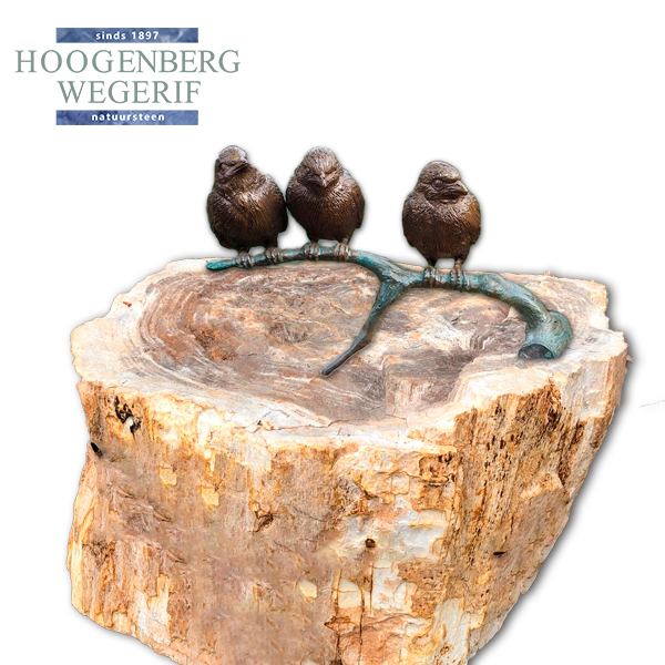 Bronzen vogels 3 op een tak